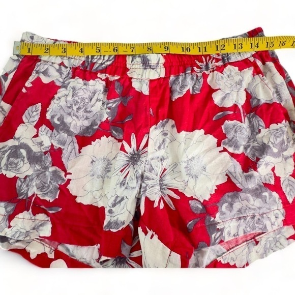 Kut from the Kloth Jansen 100% Linen Floral Print Shorts (6) - Picture 6 of 11